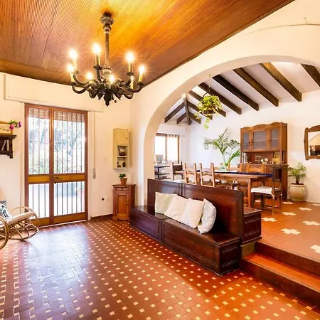 Villa Charming 200m From The Sea