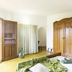 Villa Charming 200m From The Sea
