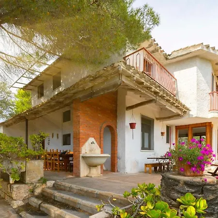 Charming 200m From The Sea