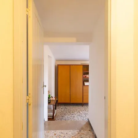 빌라 Charming 200m From The Sea