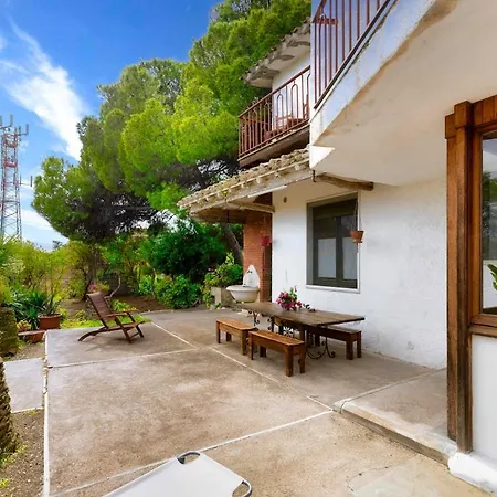 Charming 200m From The Sea 빌라 *