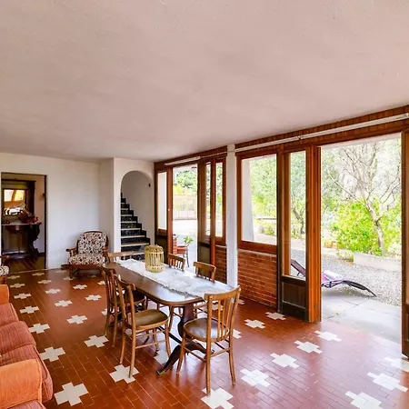 Villa Charming 200m From The Sea