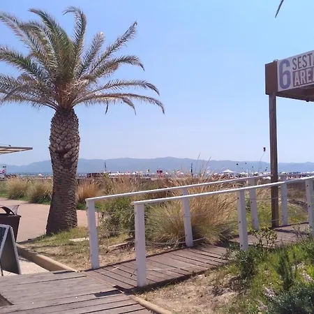 Charming 200m From The Sea 빌라 *