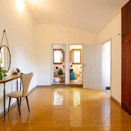 Charming 200m From The Sea 빌라 *