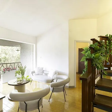 Charming 200m From The Sea