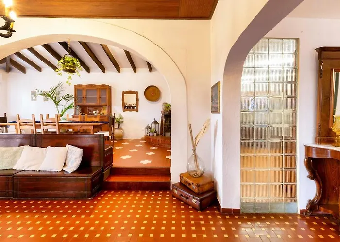 Charming 200m From The Sea Villa